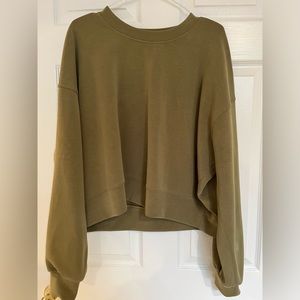 Soft streme Perfectly oversized cropped crew